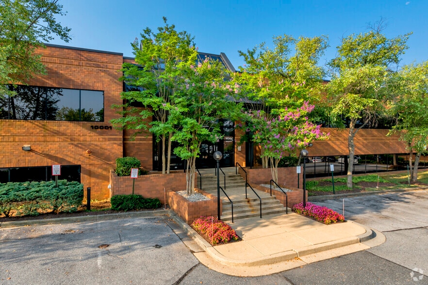 More Photos Of 10001 Derekwood Ln, Lanham Office For Lease