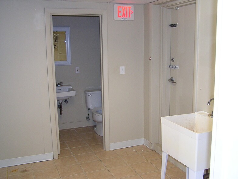 More Photos Of 238-250 Washington St, Weymouth Storefront For Lease