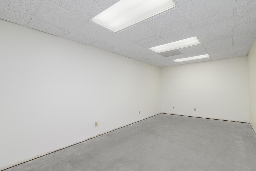 More Photos Of 501 W Channel Islands Blvd, Port Hueneme Loft Creative Space For Lease