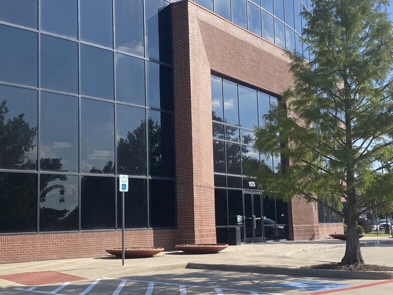 More Photos Of 1575 Heritage Dr, McKinney Office For Lease