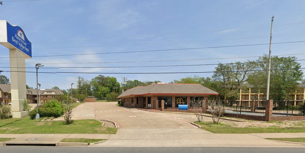 More Photos Of 3118 Estes Pky, Longview Fast Food For Sale