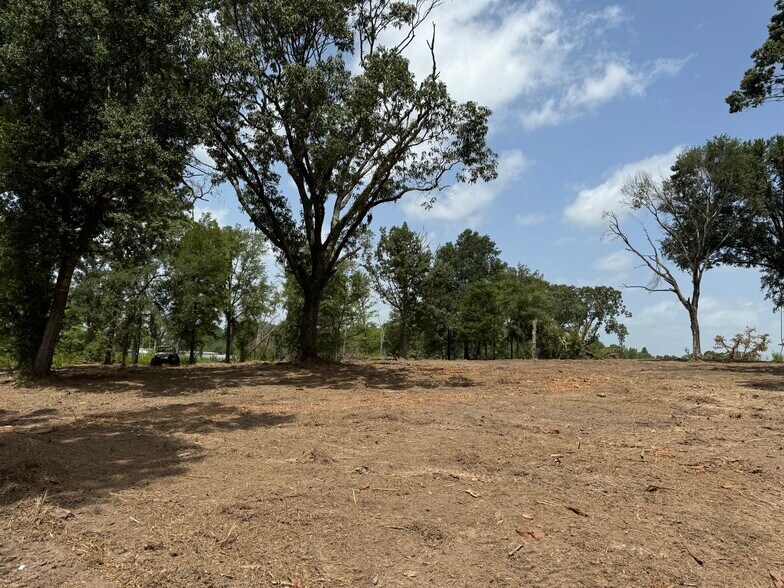 More Photos Of 16393 Highway 31, Tyler Land For Sale