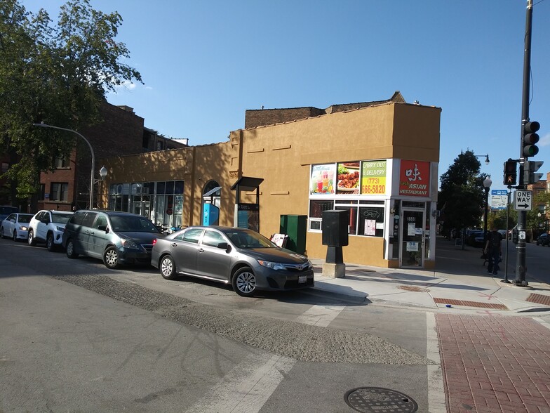 Primary Photo Of 3500-3506 N Broadway St, Chicago Restaurant For Lease