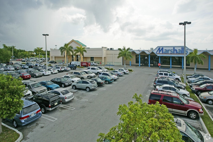 More Photos Of 16051 S Dixie Hwy, Miami Unknown For Lease