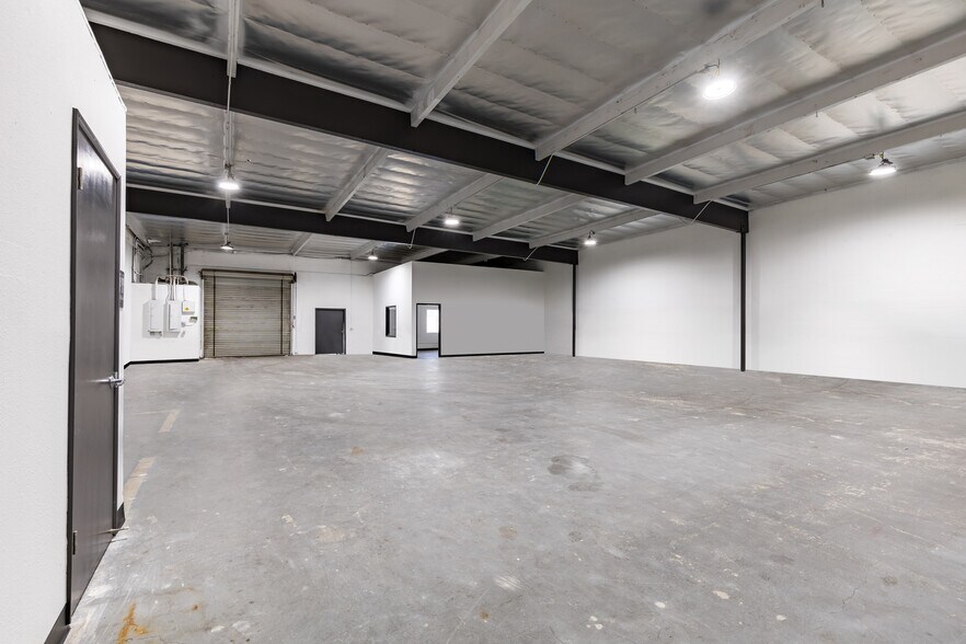 Primary Photo Of 10835-10845 Vanowen St, North Hollywood Warehouse For Lease