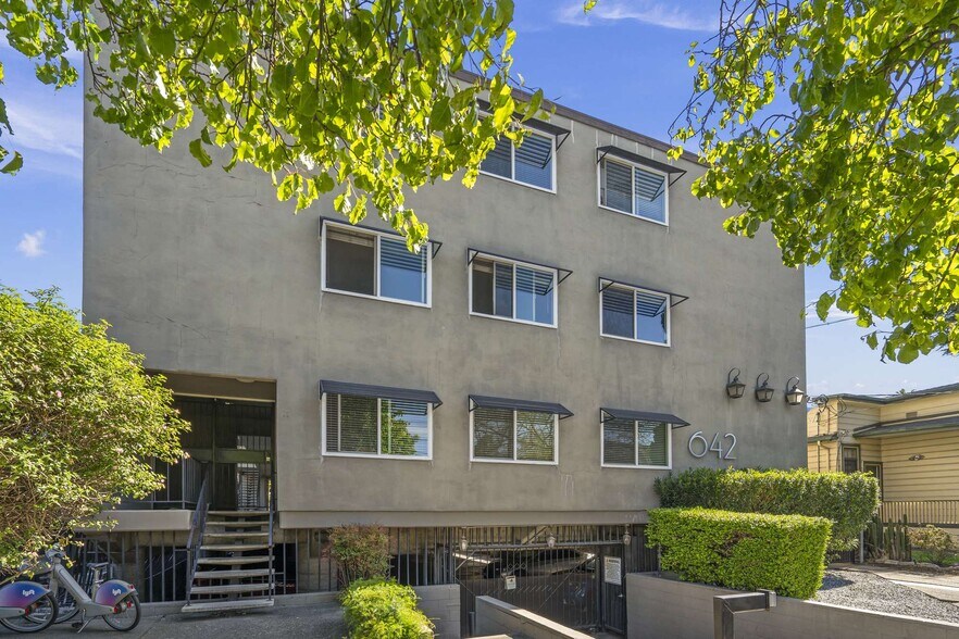 Primary Photo Of 642 S 7th St, San Jose Apartments For Sale
