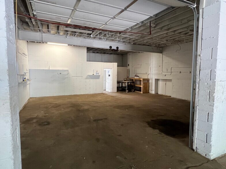 More Photos Of 6019-6027 Olson Rd, Brooklyn Warehouse For Lease