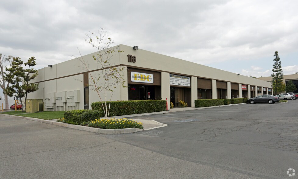 More Photos Of 118 E Airport Dr, San Bernardino Unknown For Lease