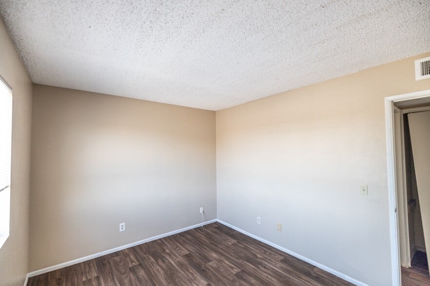 More Photos Of 2015 E Eugie Ter, Phoenix Apartments For Sale