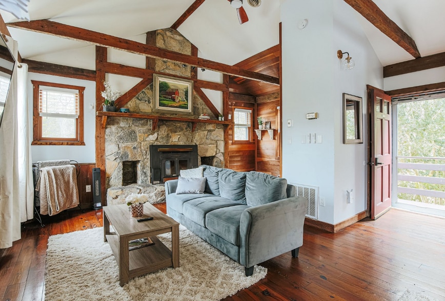 More Photos Of 352 Tye River Tpke, Vesuvius Hospitality For Sale