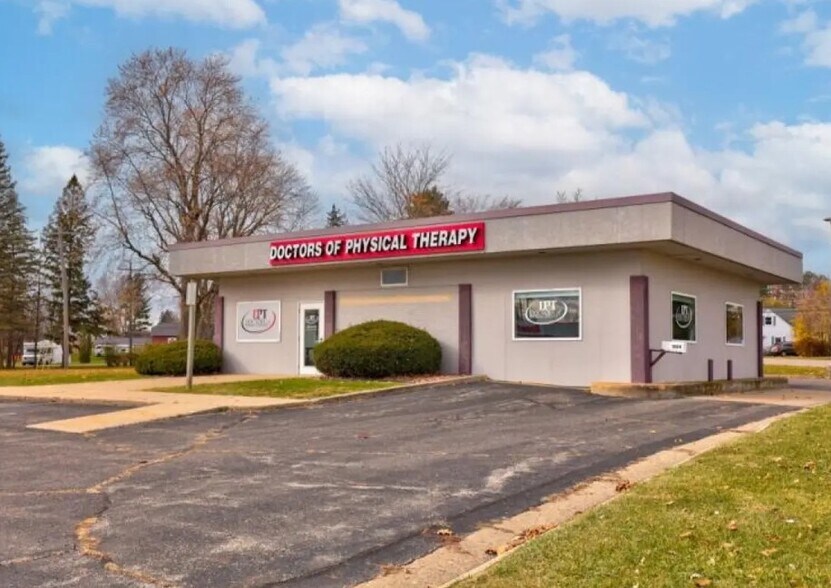 Primary Photo Of 1004 W Caro Rd, Caro Office For Sale