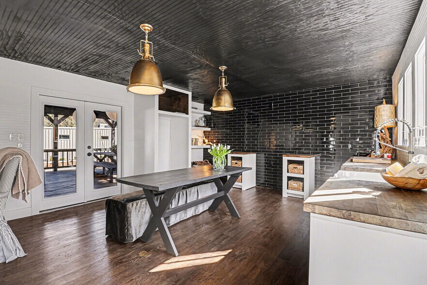 More Photos Of 31 Earl St, Clayton General Retail For Sale