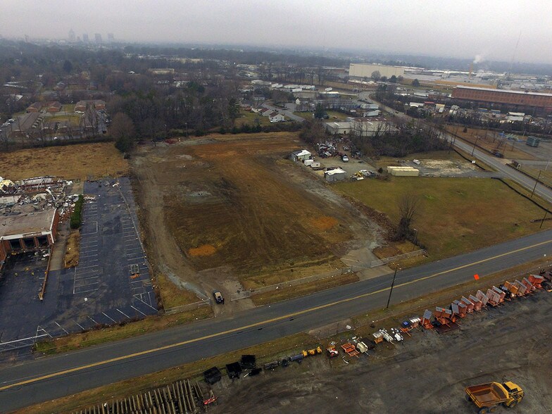 More Photos Of 402-404 Banner Ave, Greensboro Land For Lease