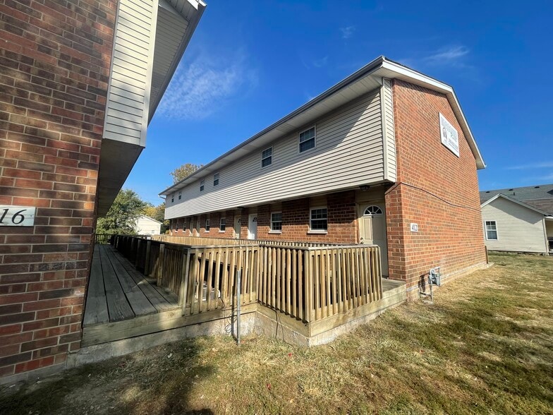 More Photos Of 404-420 W Adams St, Macomb Apartments For Sale