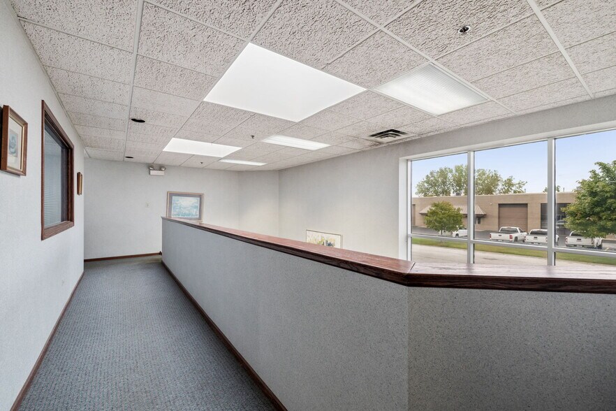 More Photos Of 5601 W 120th St, Alsip Light Distribution For Sale