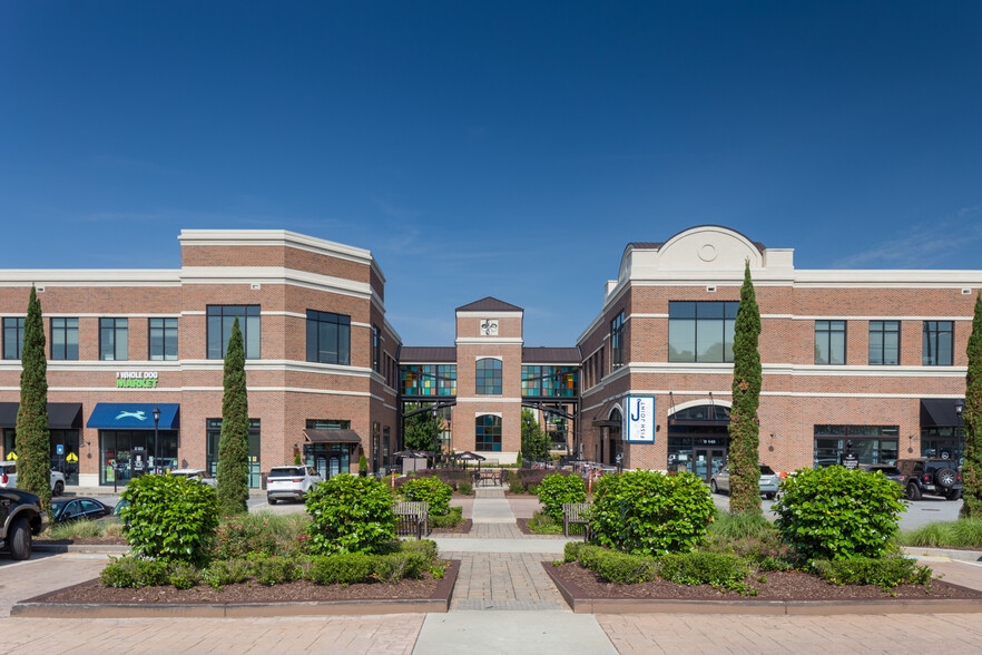 More Photos Of 4600 Roswell Rd, Atlanta Unknown For Lease