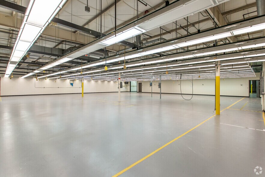 More Photos Of 5160-5168 Blazer Pky, Dublin Warehouse For Lease