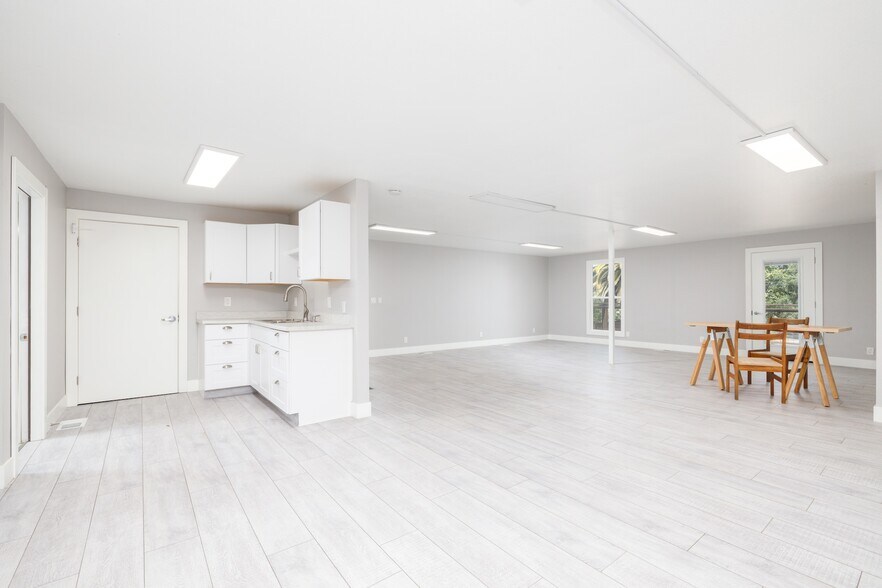 More Photos Of 21249 Geyserville Ave, Geyserville Freestanding For Sale