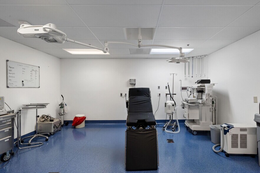 More Photos Of 2802 Pacific Coast Hwy, Torrance Medical For Sale