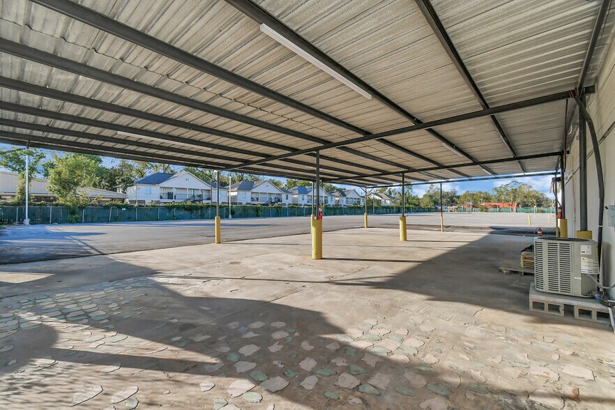 More Photos Of 421 Little York Rd, Houston Truck Stop For Lease