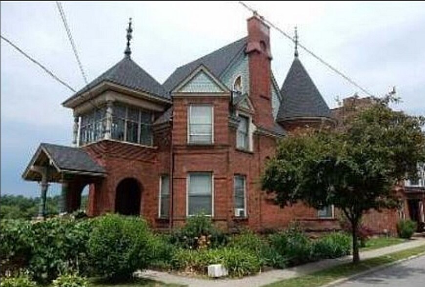 Primary Photo Of 149 2nd Ave, Troy Apartments For Sale