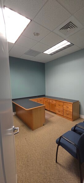 More Photos Of 13830 Jetport Commerce Pky, Fort Myers Warehouse For Lease