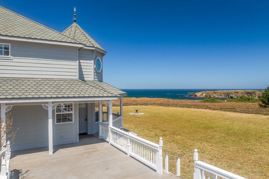 More Photos Of 19351 Del Mar Dr, Fort Bragg Specialty For Sale