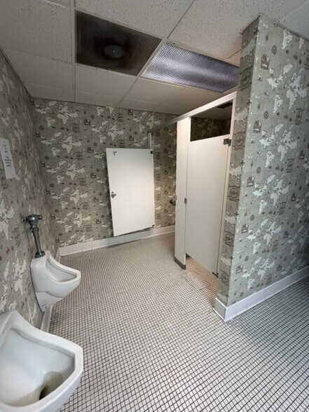 More Photos Of 330 Shipyard Blvd, Wilmington Office Residential For Lease