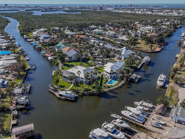 More Photos Of 17671-17681 San Carlos Blvd, Fort Myers Marina For Sale