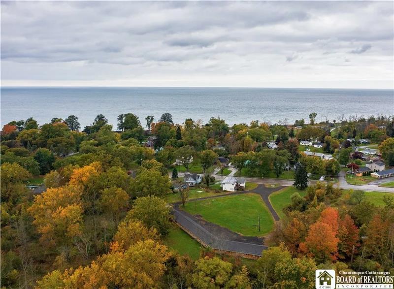 More Photos Of 363 Lake Shore Dr W, Dunkirk Hotel For Sale