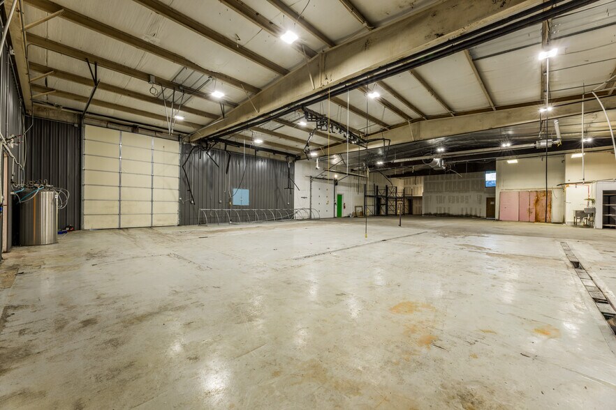 More Photos Of 535 W Poplar St, Fayetteville Warehouse For Lease
