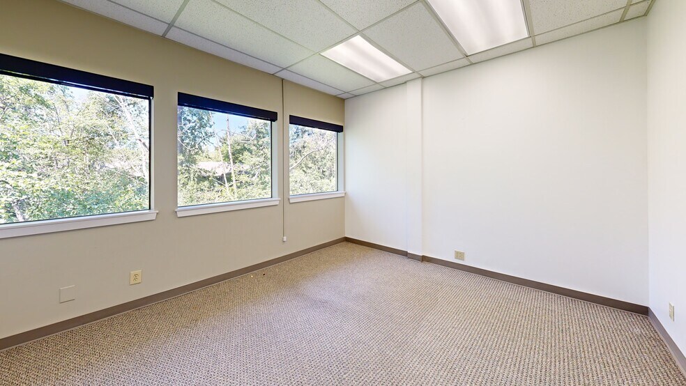 More Photos Of 31919 1st Ave S, Federal Way Office For Lease