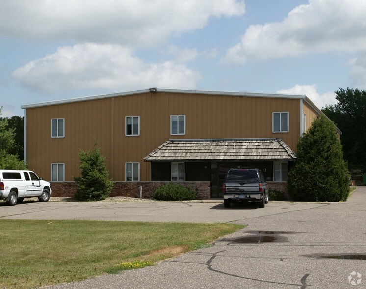 Primary Photo Of 2631 Industrial Ct, Hastings Flex For Sale