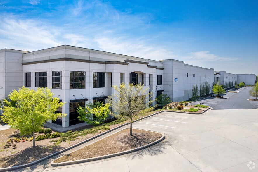 Primary Photo Of 475 Riverside Pky, Lithia Springs Warehouse For Lease