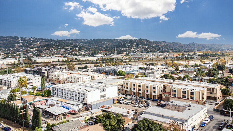 More Photos Of 2923-2927 N Allesandro St, Los Angeles Apartments For Lease