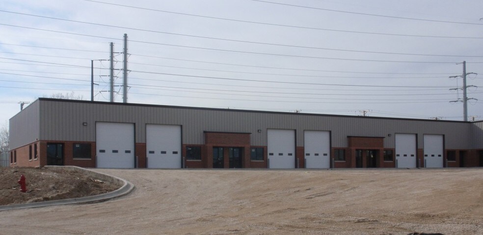 More Photos Of 155 E Chicago St, Cary Warehouse For Lease