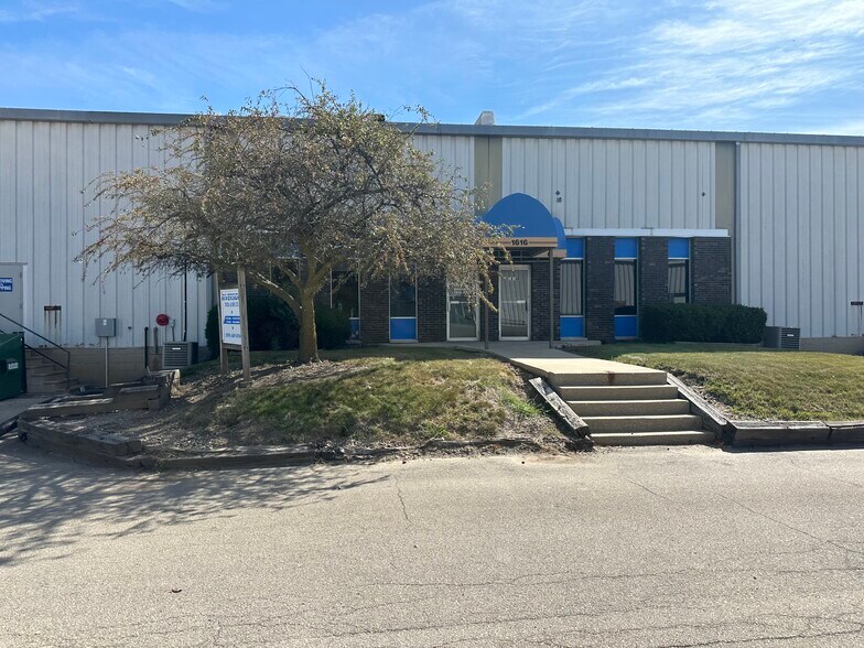 More Photos Of 1616 W Chanute Rd, Peoria Unknown For Lease