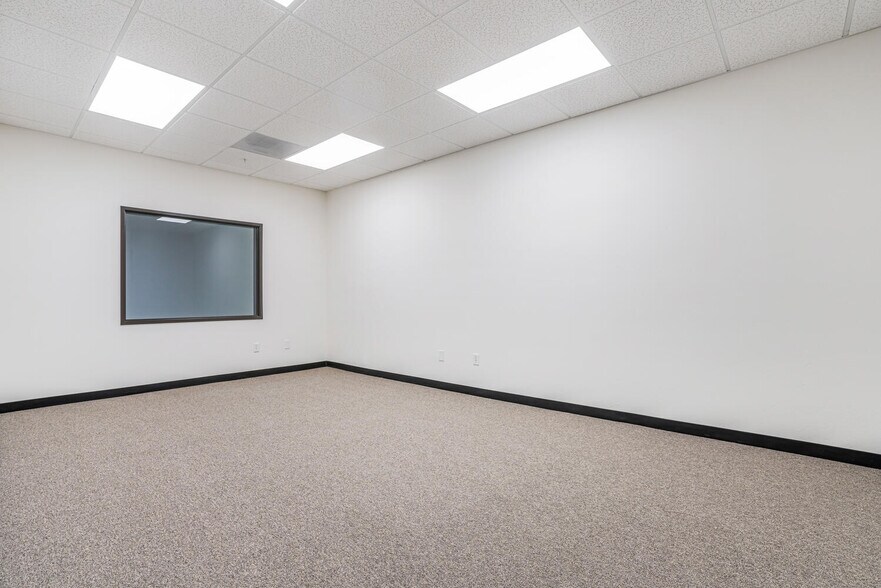 More Photos Of 17022 S Montanero Ave, Carson Warehouse For Lease