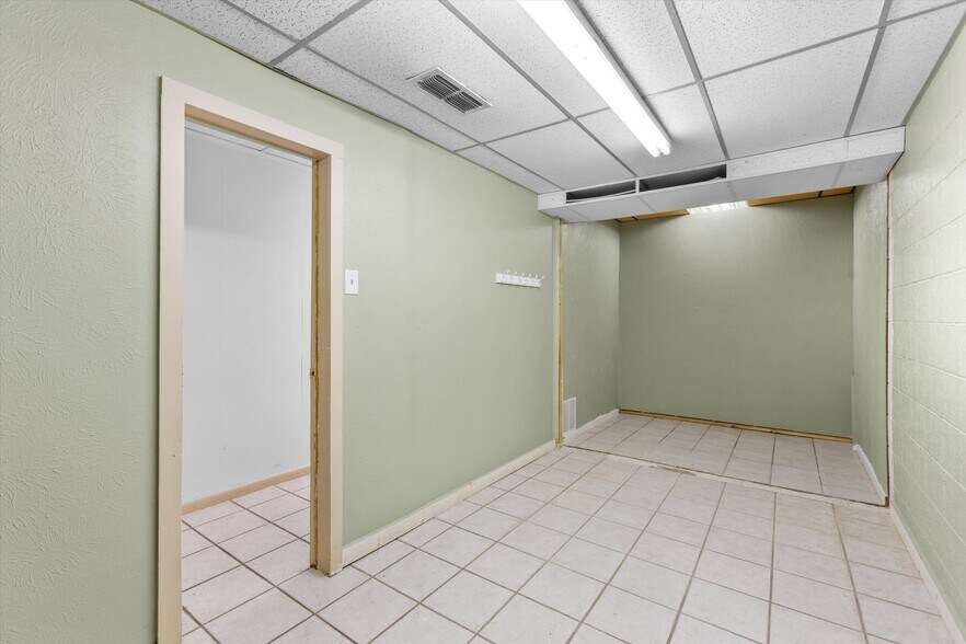 More Photos Of 201 Ragland St, Palestine Religious Facility For Sale