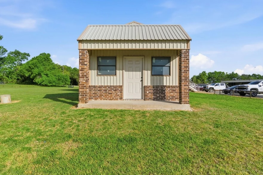 More Photos Of 8441 County Road 176, Stephenville Apartments For Sale