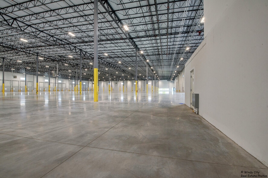 More Photos Of SEC Kenyon Road and IL RT. 25, Bartlett Distribution For Lease