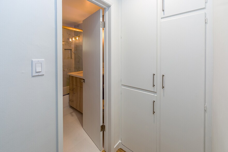 More Photos Of 1057 Euclid Ave, Long Beach Apartments For Sale