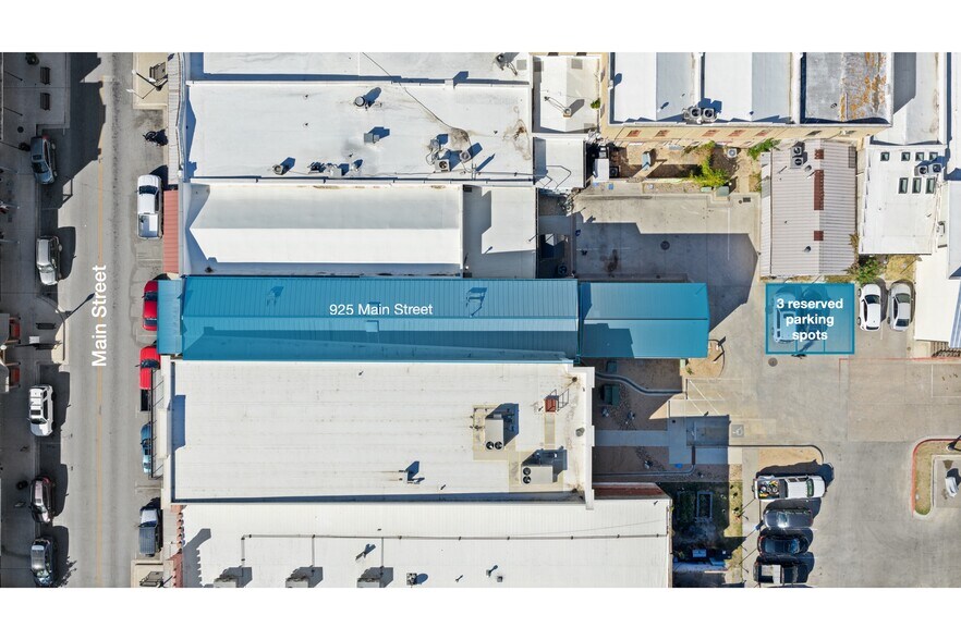More Photos Of 925 Main St, Bastrop Office Residential For Sale