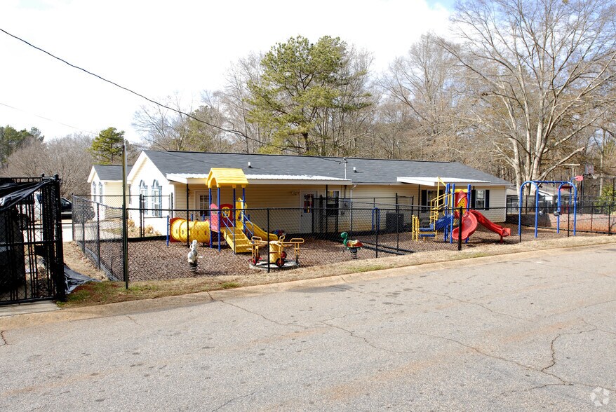 More Photos Of 509 Bavarian Dr, Palmetto Daycare Center For Sale