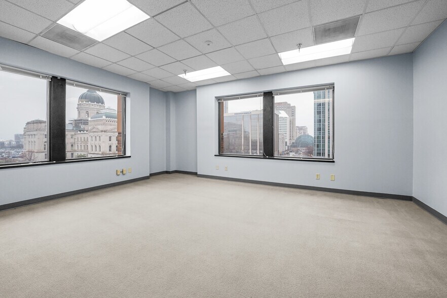 More Photos Of 301-309 W Washington St, Indianapolis Office For Lease