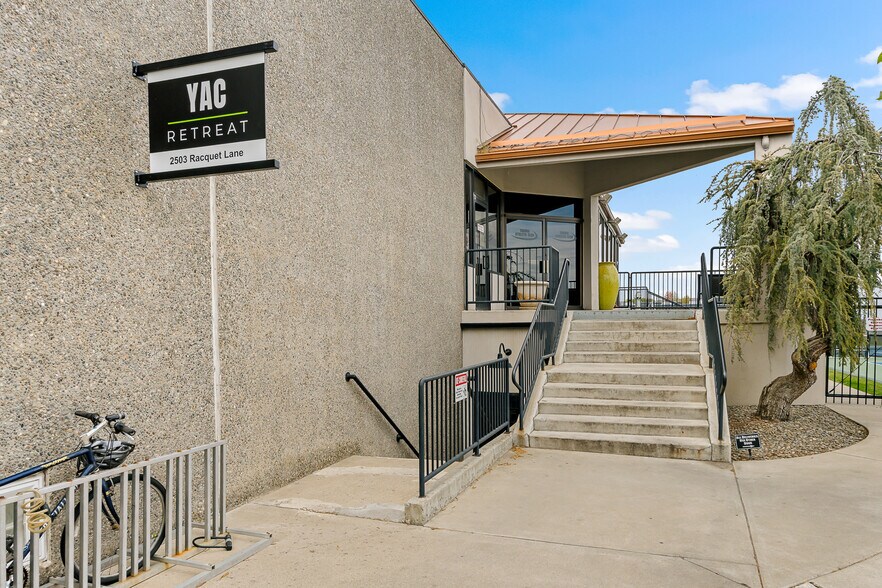 More Photos Of 2501 Racquet Ln, Yakima Health Club For Lease