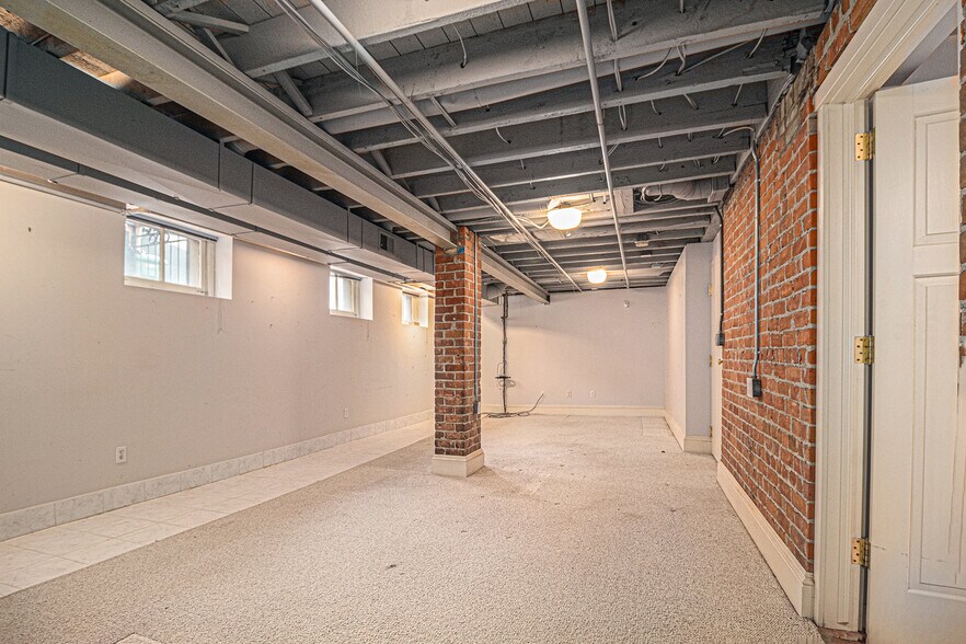 More Photos Of 318 S Thayer St, Ann Arbor Flex For Sale