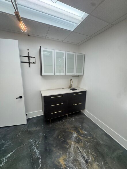 More Photos Of 13730 Cypress Terrace Cir, Fort Myers Medical For Sale