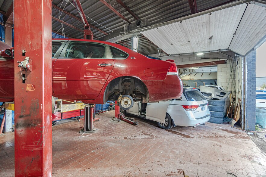 More Photos Of 26 Bramsteele Rd, Brampton Industrial For Sale