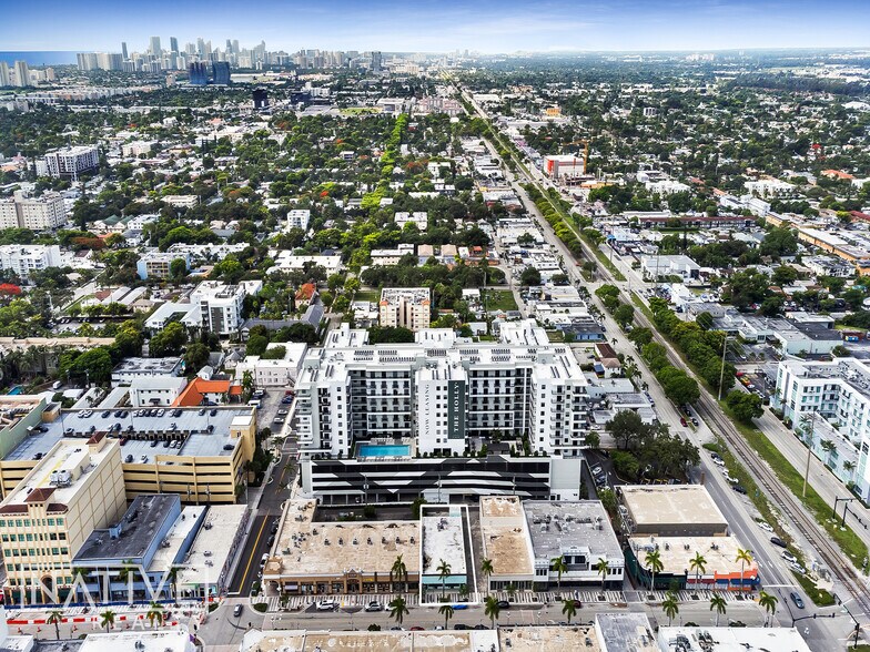 More Photos Of 2014-2016 Harrison St, Hollywood Storefront For Sale